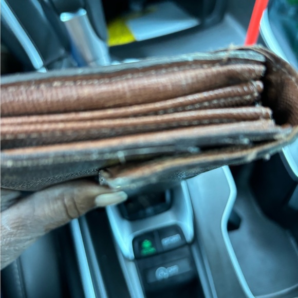 Authentic Lv wallet long - Picture 3 of 16